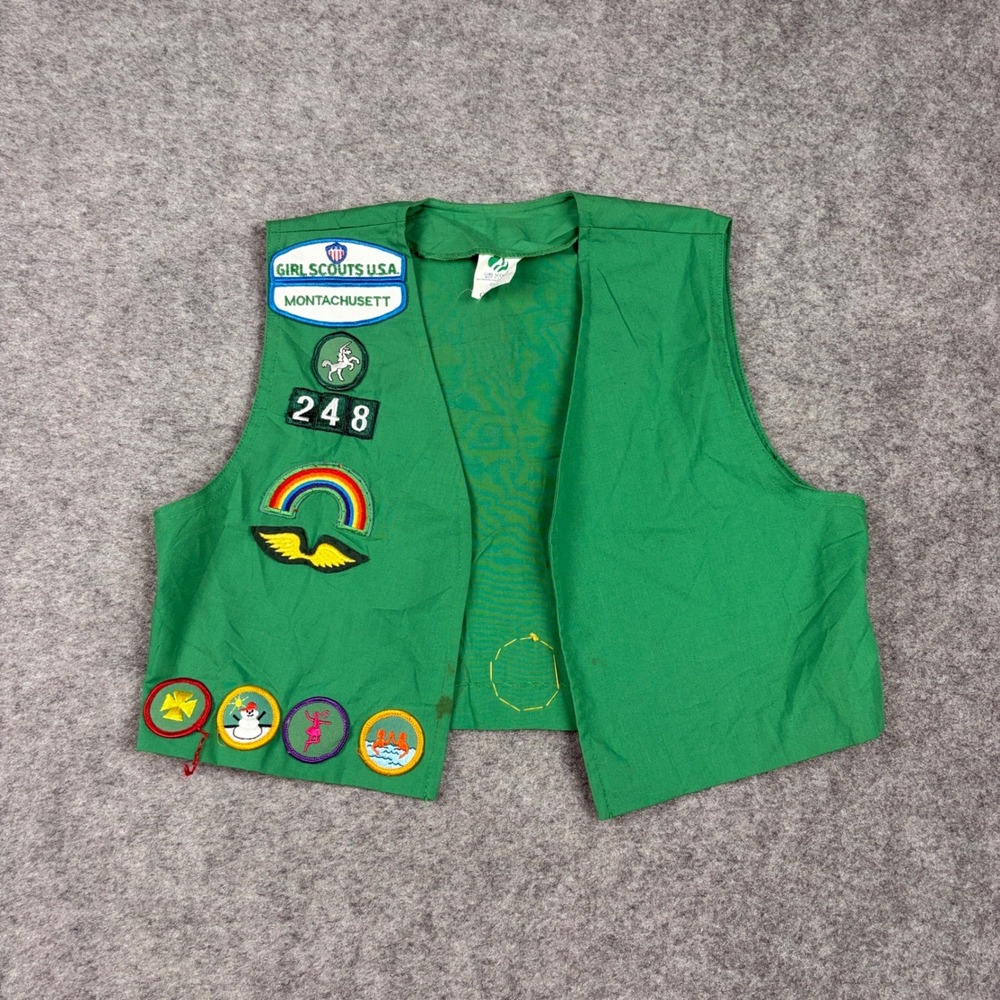 Girl Scouts Vest Girls M 10-12 Green Montachusett Patches Badges 00442 Vintage